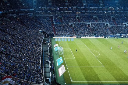 okooo_传奇终章，哨声中的遗憾，利物浦功勋老将因争议判罚黯然告别绿茵